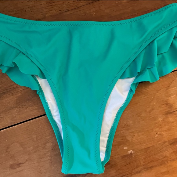 Bikini - Picture 4 of 6